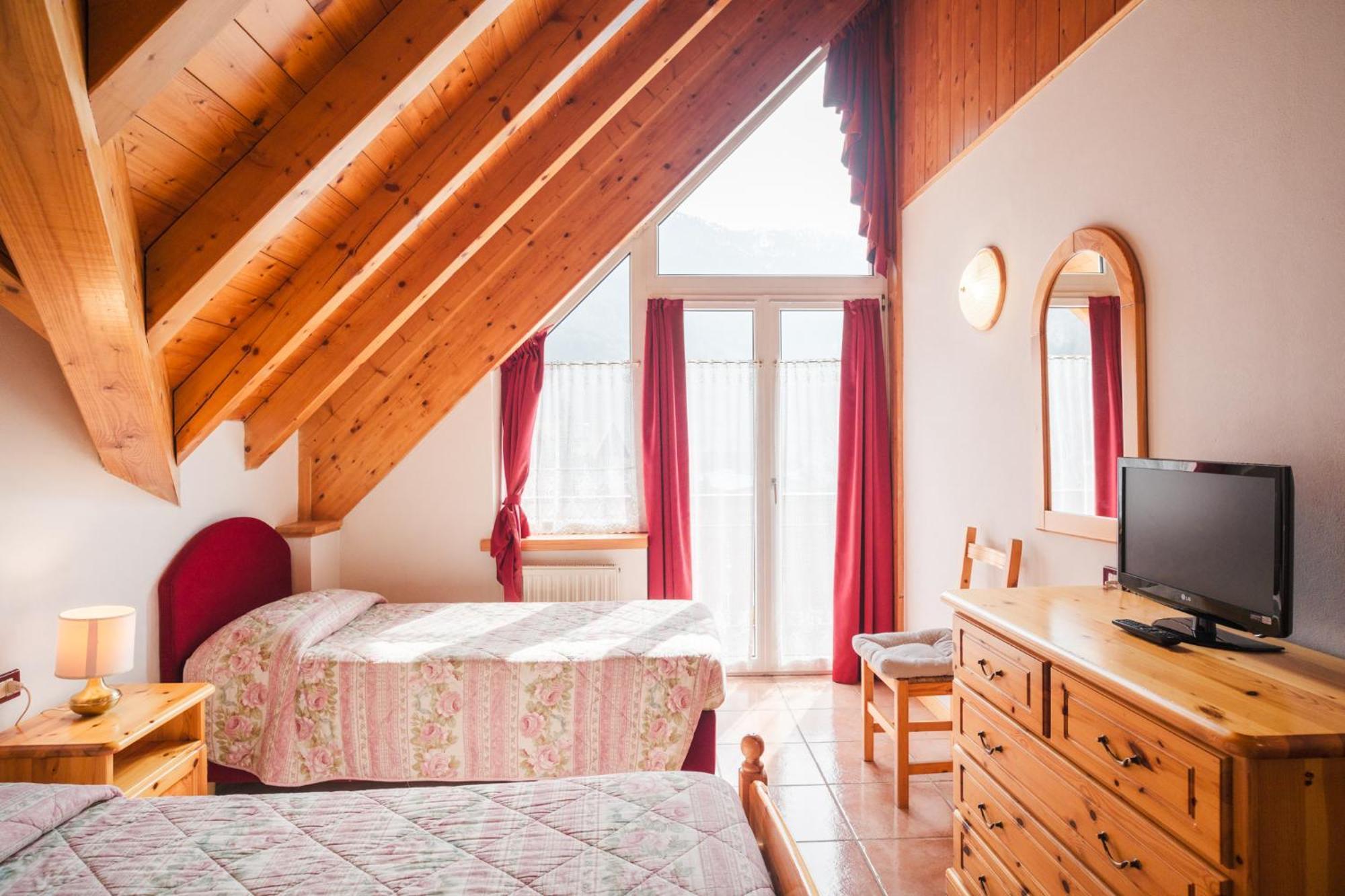 Residence Al Caminetto Molveno Luaran gambar