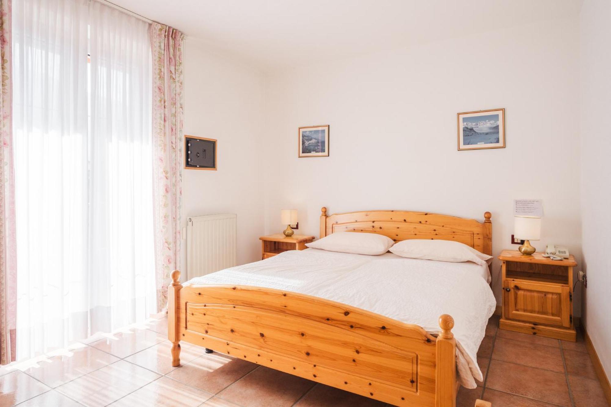 Residence Al Caminetto Molveno Luaran gambar