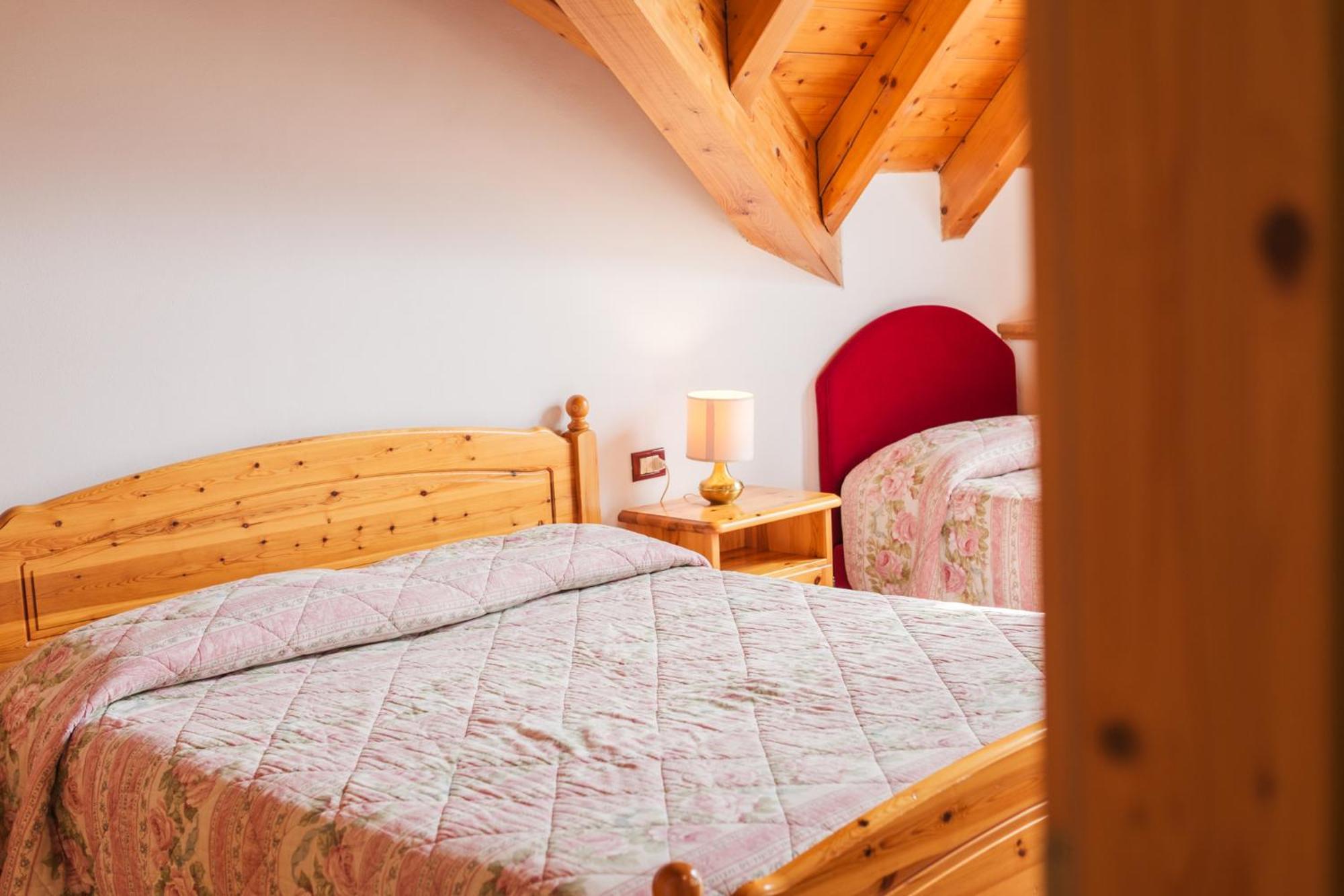 Residence Al Caminetto Molveno Luaran gambar