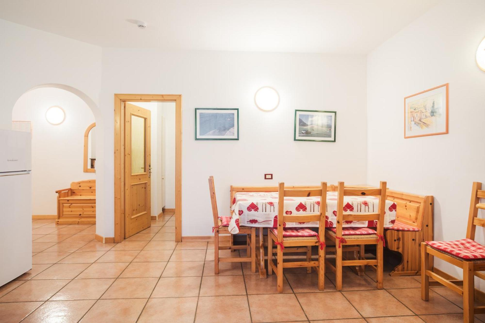 Residence Al Caminetto Molveno Luaran gambar