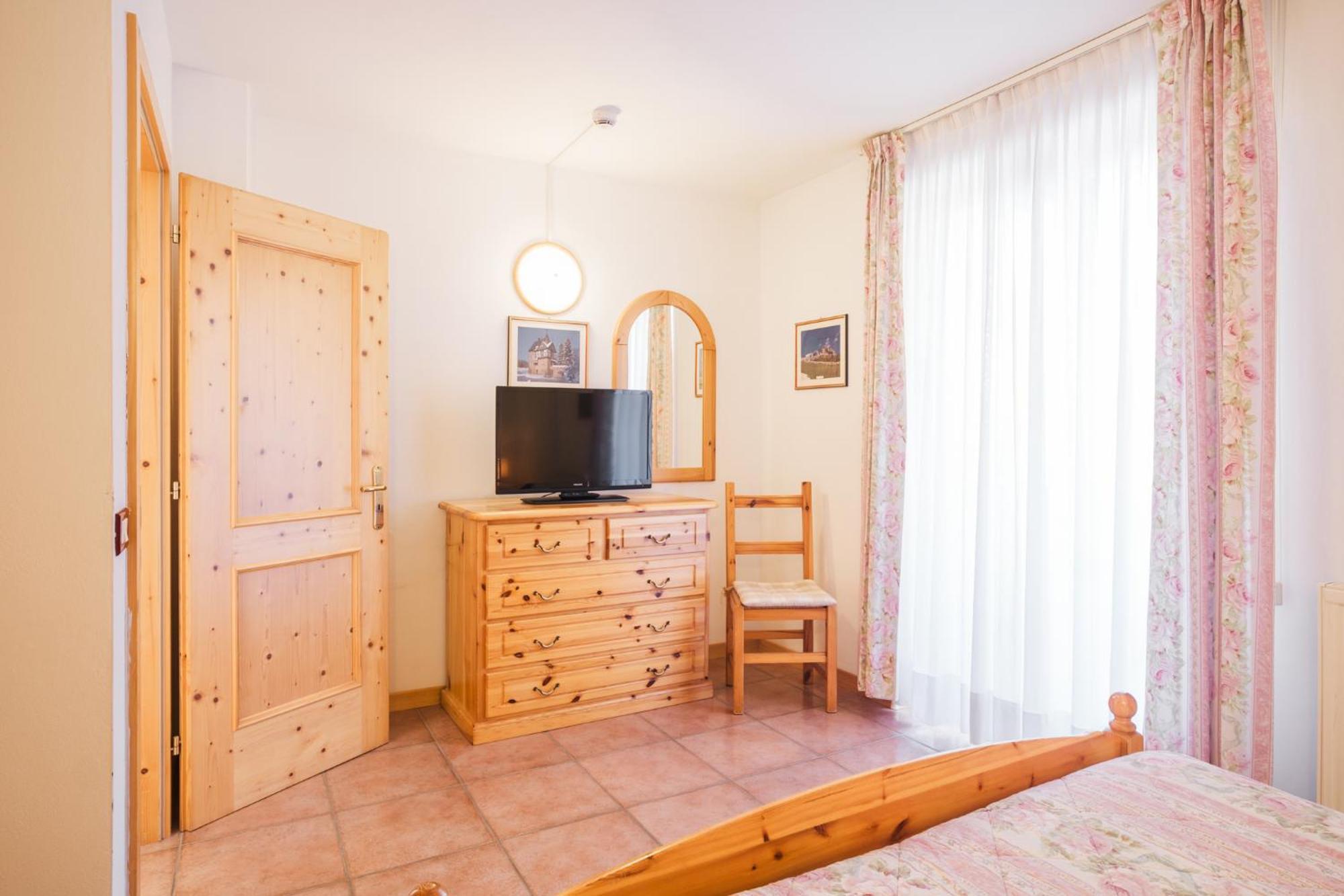 Residence Al Caminetto Molveno Luaran gambar